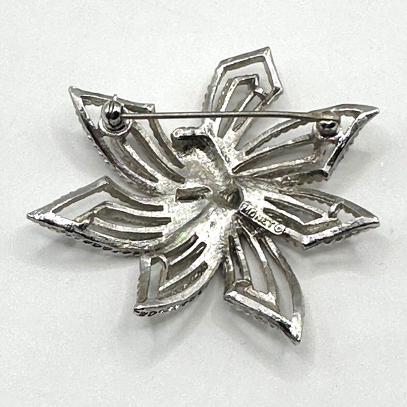 Monet Brooch Pin Textured Silver Tone Flower Star Angular Petals Vintage - Picture 5 of 5